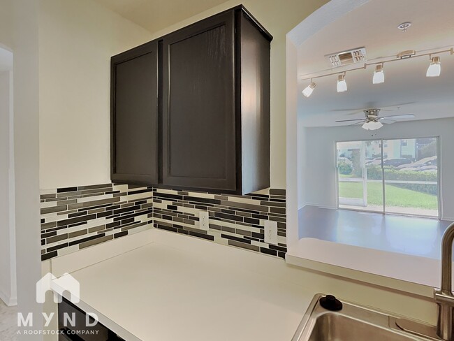 Building Photo - 3960 Southpointe Dr