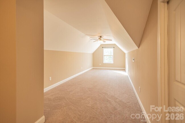 Building Photo - 141 Logan Ridge Dr