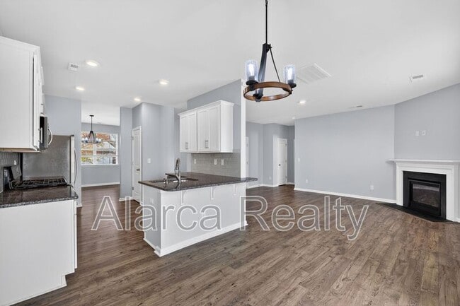 Building Photo - 147 Cherry Birch St