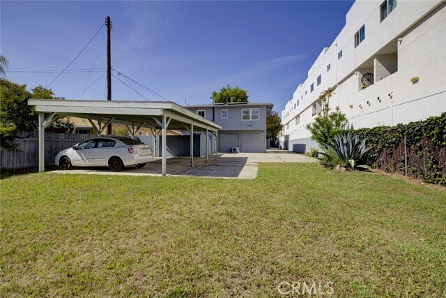 Building Photo - 14918 Wyandotte St