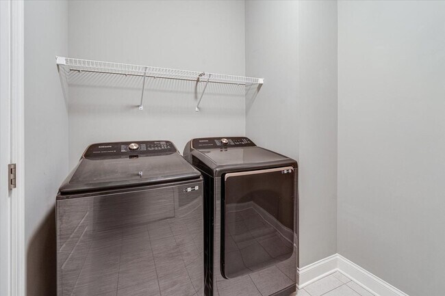 Building Photo - 3 bedroom home in Creekside at Hampton Meadows!