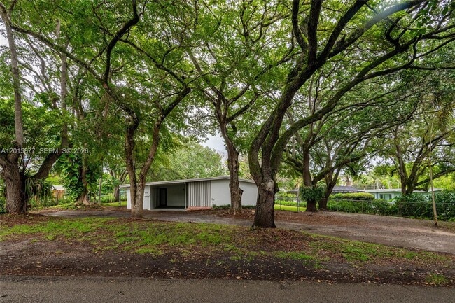 Building Photo - 12725 SW 80th Ave