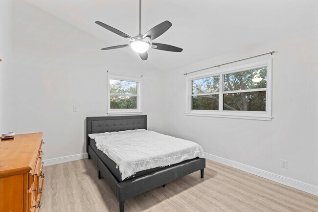 Building Photo - 4857 Hummingbird Trail