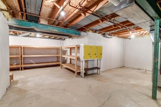 Building Photo - 2702 Maitland Dr