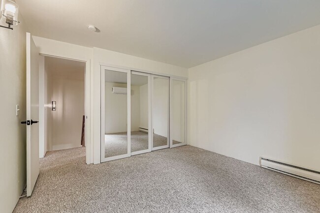 Building Photo - Beautiful 4-Bedroom Home with Mountain Vie...