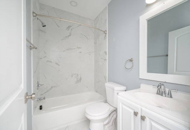 Building Photo - 206 Boundary Dr