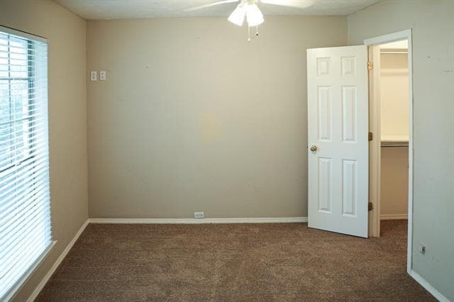Building Photo - 2212 Tree House Ln