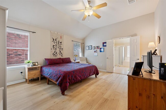 Building Photo - 601 Pebblestone Walk Dr