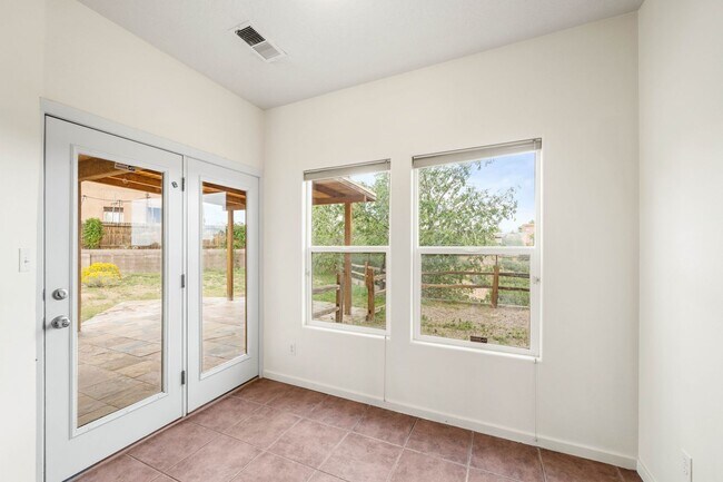 Building Photo - Spacious Two-Story Retreat
