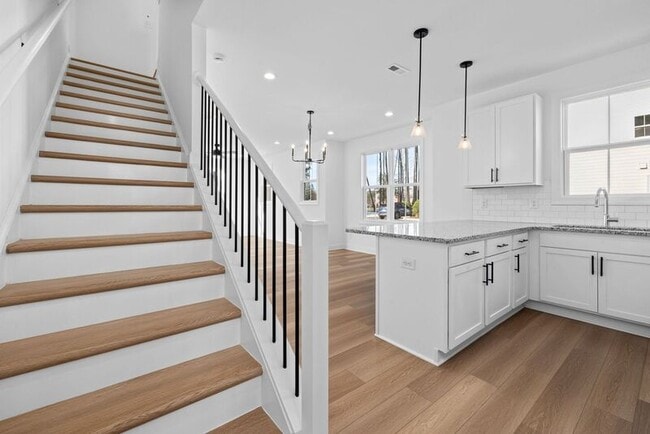 Building Photo - 4820 Gossamer Ln