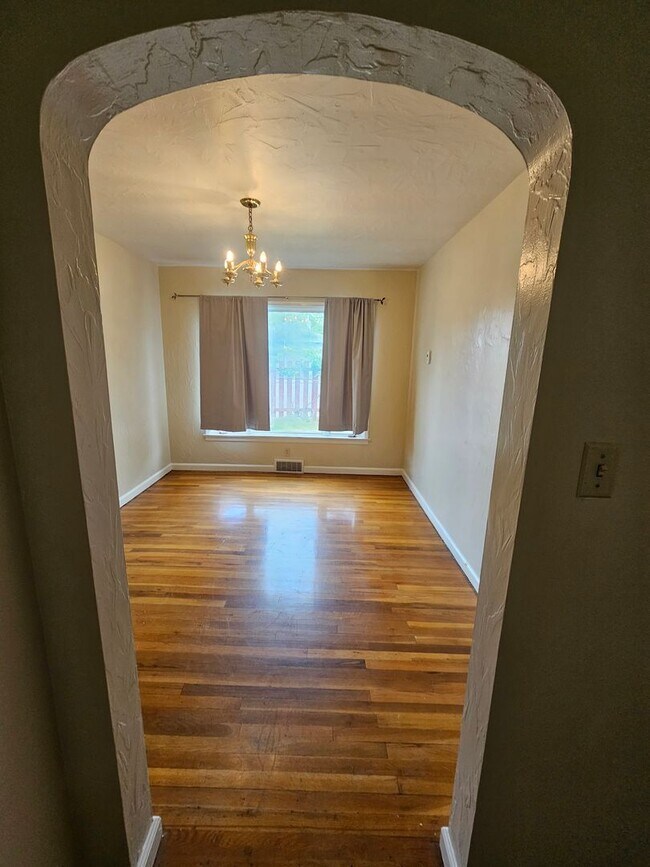 Building Photo - 303KENT