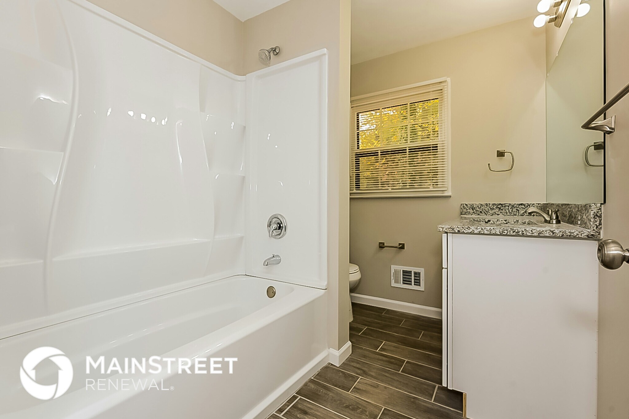 Building Photo - 5749 Cypress Ct