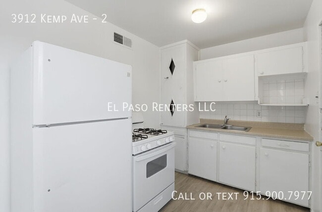 Building Photo - 3912 Kemp Ave