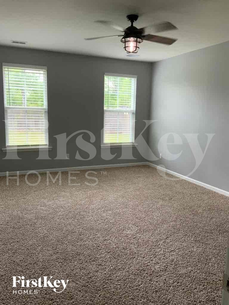 Building Photo - 447 Stonefield Cir