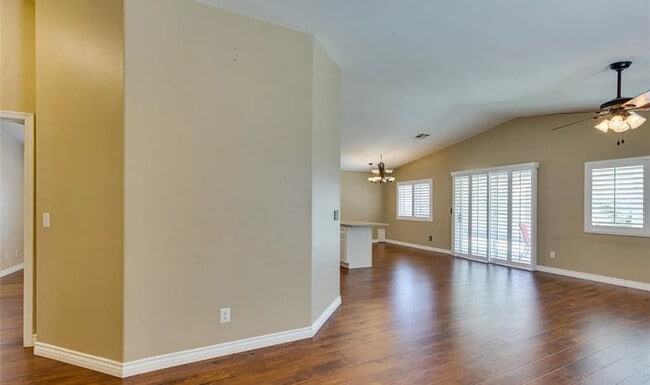 Building Photo - 8841 Spinning Wheel Ave
