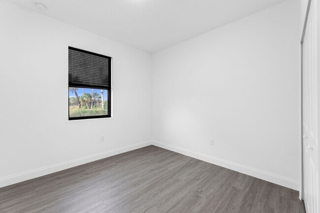 Building Photo - 2801 Nancy Dr
