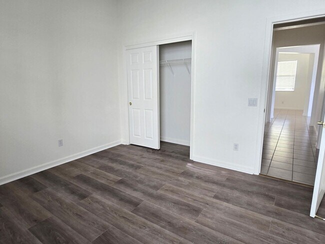 Building Photo - Beautiful single story home with over 1600...