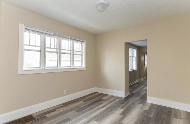Building Photo - 1130 Lafayette Ave SE