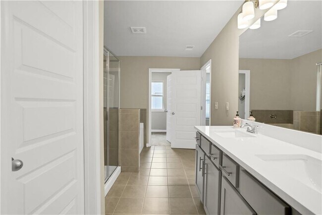 Building Photo - 4364 Sunny Oak Ln