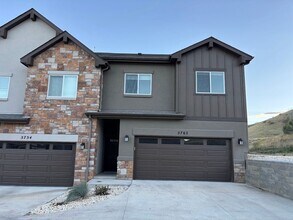 Building Photo - 5762 Villa Lorenzo Dr