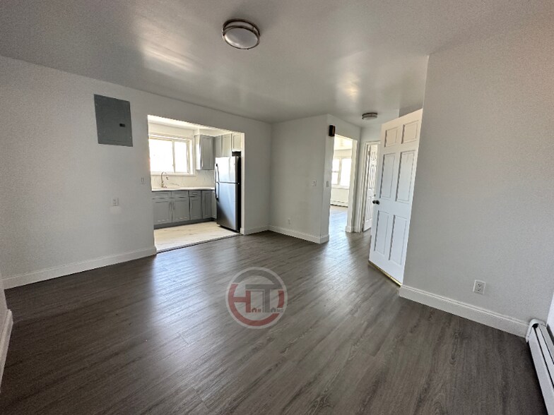 Building Photo - 3250A Lucerne St