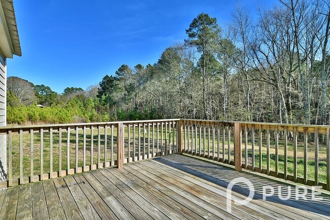 Building Photo - 5674 Duncan Rd