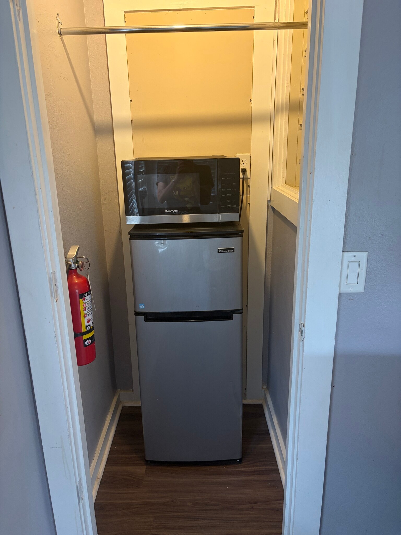 Kitchenette alcove - 582 N Volusia Ave
