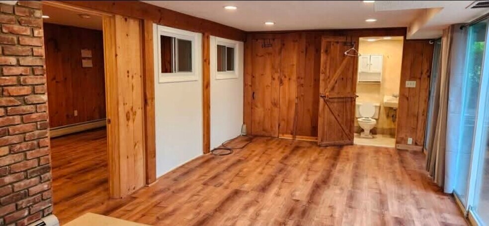 Building Photo - 84 Clapboard Ridge Rd