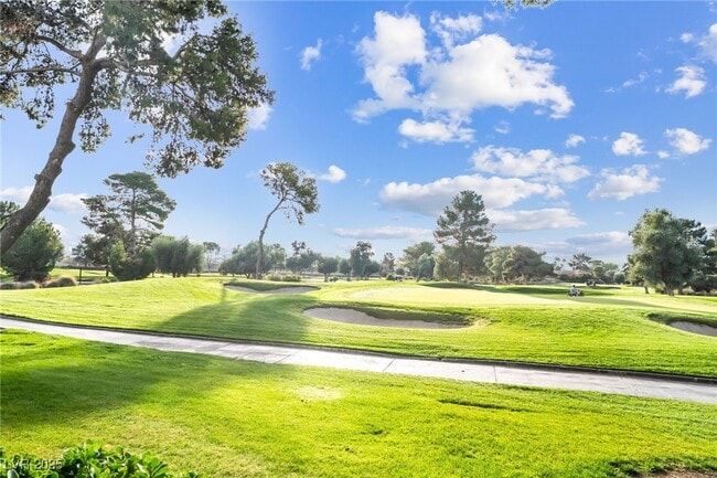 Building Photo - 1038 Tam O Shanter