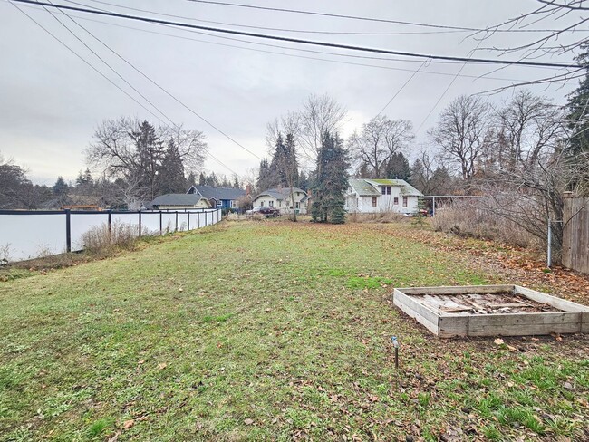 Building Photo - $2,150 - 3 Bed / 2 Bath Rancher Home in Perry District