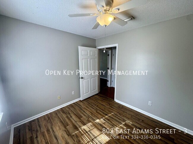 Building Photo - 803 E Adams St