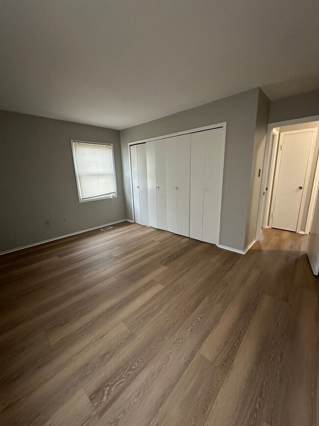 Building Photo - 3 Bedroom 2 Bathroom