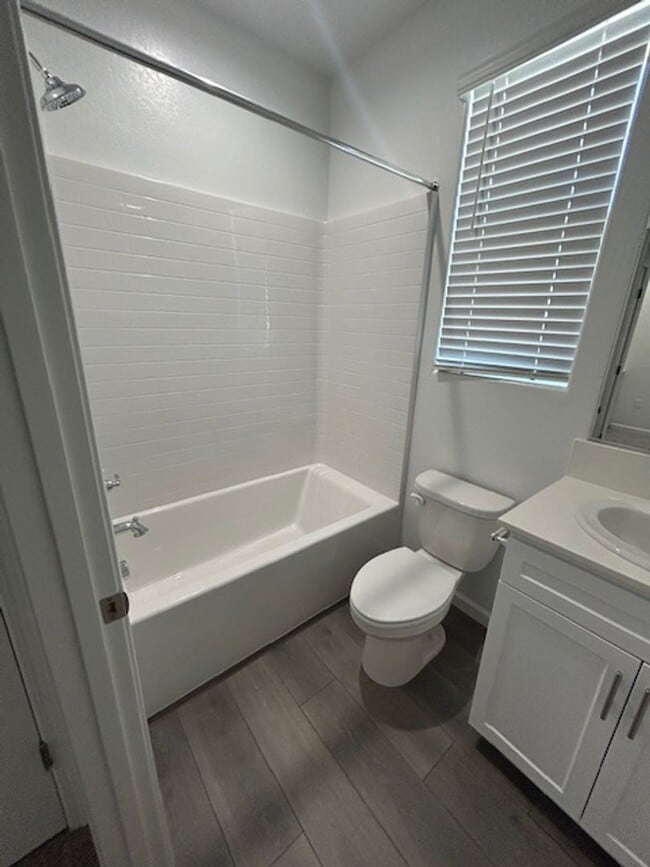 Building Photo - ***Move-In Special - $500 off 1st month's ...