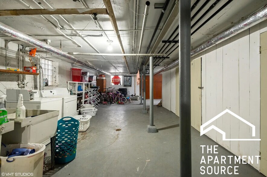 Building Photo - 5021 W Belden St