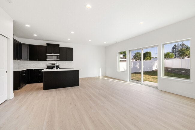 Building Photo - 1162 S Underwood Pl