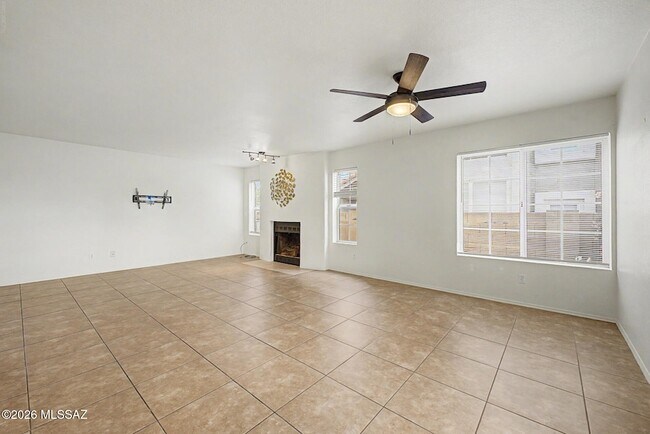 Building Photo - 11525 N Eagle Peak Dr