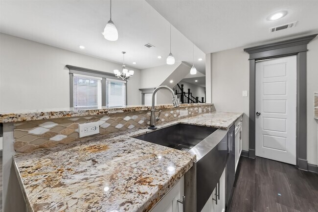 Building Photo - 11280 Braes Forest Dr