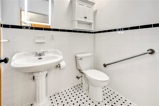 Building Photo - 6421 6th Ave N