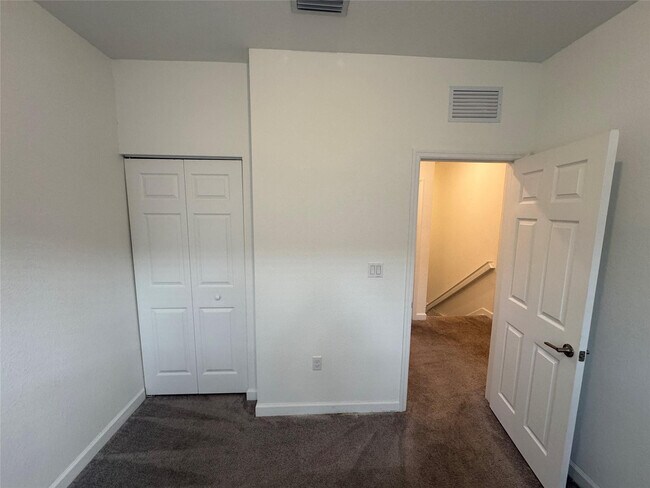 Building Photo - 1606 SW 28th Ct