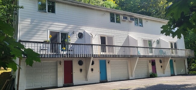 Building Photo - 1730 Farmington Ave