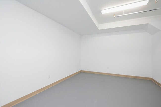 Building Photo - 160 Katherine Lee Bates Rd
