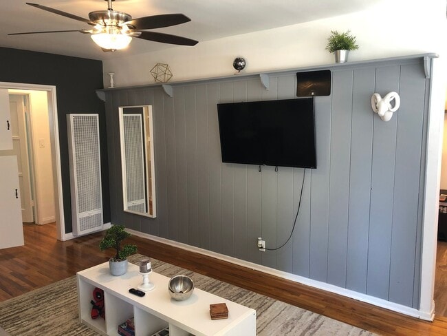 Building Photo - 12427 Chandler Blvd