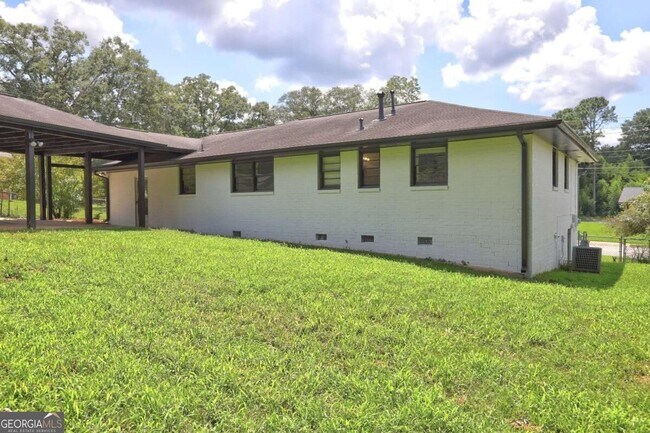 Building Photo - 970 Oglethorpe Ave