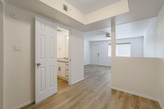 Building Photo - Charming 2BR Townhome in Mesa