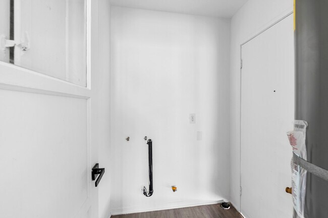 Building Photo - 7233 Normandie Ave