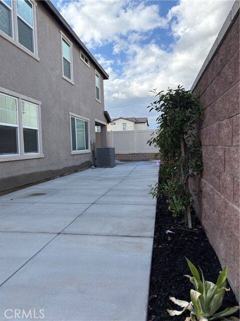 Building Photo - 16149 Alamo Ct