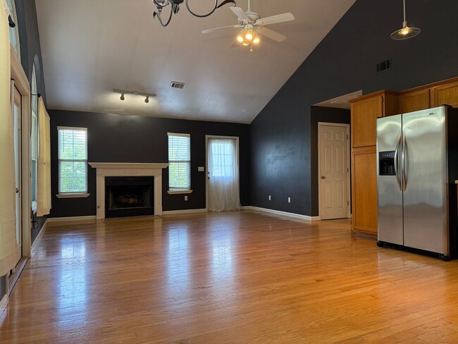 Building Photo - 13301 Kanis Rd