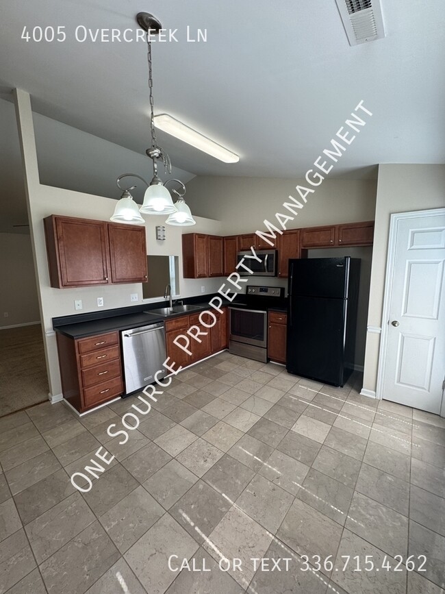 Building Photo - 4005 Overcreek Ln