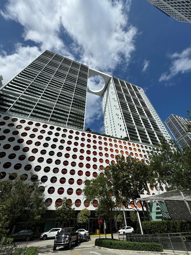 Building Photo - 500 Brickell Ave