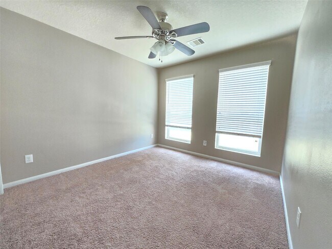 Building Photo - 9924 Lace Flower Way